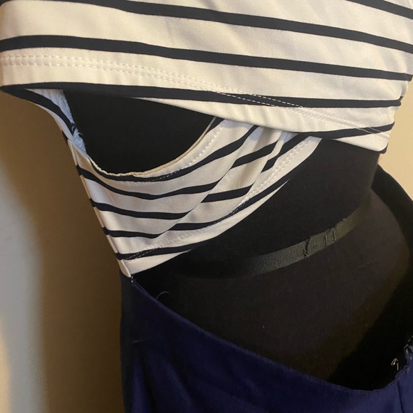 Dress with back cutouts. - Picture 3 of 8